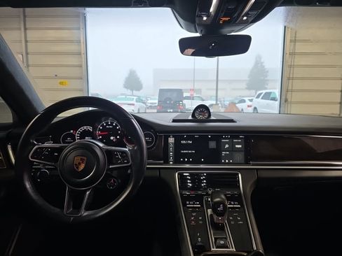 Used 2017 Porsche Panamera Turbo image 12
