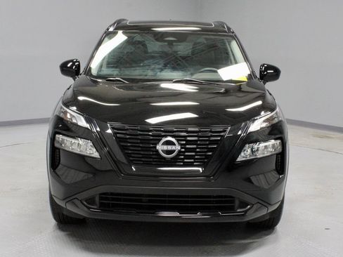 Certified 2023 Nissan Rogue SV w/ SV Premium B Package AWD/4WD image 5