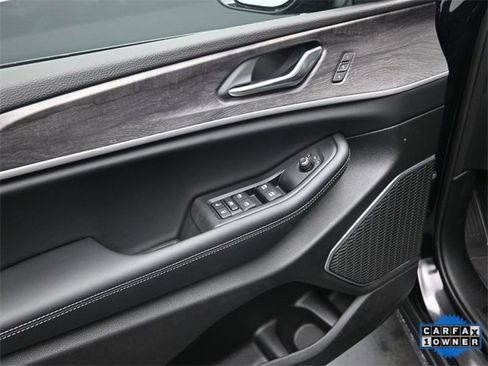 Used 2025 Jeep Grand Cherokee Limited w/ Luxury Tech Group II image 22