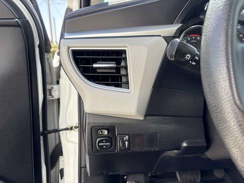 Used 2016 Toyota Corolla LE FWD image 21
