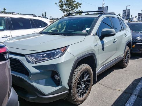 Used 2019 Toyota RAV4 XLE w/ Carpet Mat Package AWD/4WD image 1