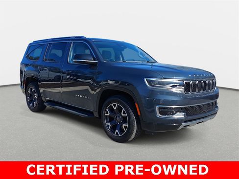 Used 2023 Jeep Wagoneer Series III w/ Preferred Equipment Group image 3