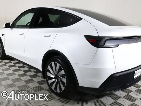 Used 2026 Tesla Model Y Long Range AWD/4WD image 7