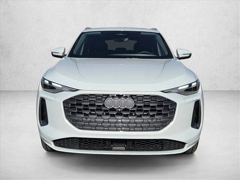 Certified 2025 Audi Q5 Premium w/ Convenience Package image 2