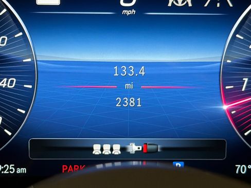 Used 2023 Mercedes-Benz GLC 300 4MATIC image 25