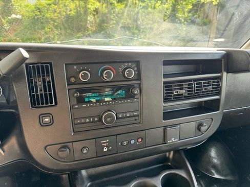 Used 2023 GMC Savana 2500 Extended w/ Driver Convenience Package image 16