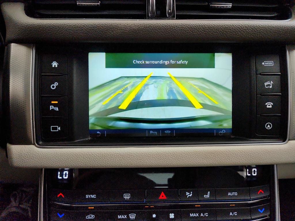 Used 2016 Jaguar XF Prestige RWD image 20