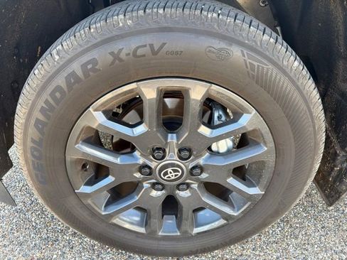 Used 2025 Toyota Sequoia Platinum AWD/4WD image 11