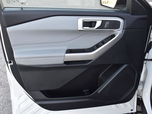 Used 2024 Ford Explorer XLT w/ Equipment Group 202A image 18