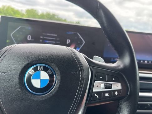 Used 2025 BMW X5 xDrive50e AWD/4WD image 17