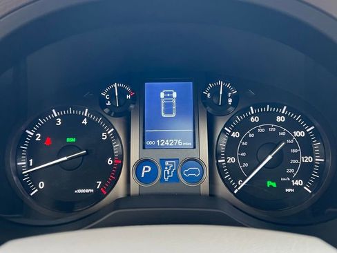 Used 2017 Lexus GX 460 Premium w/ Premium Package image 34