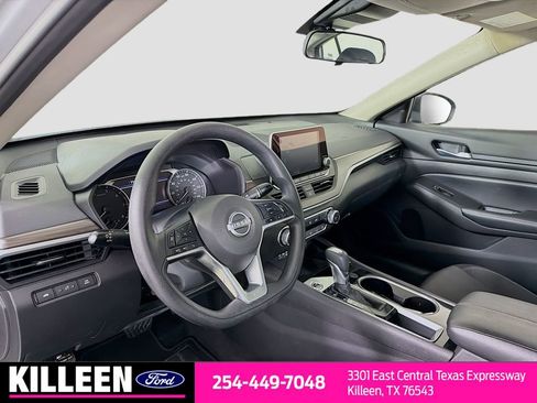 Used 2024 Nissan Altima 2.5 SV image 10