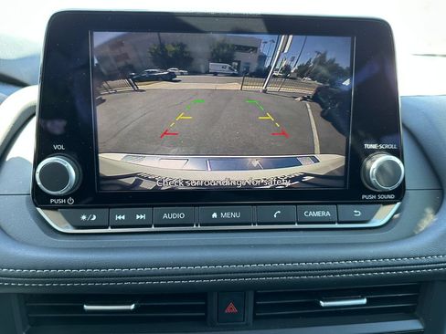 Used 2026 Nissan Rogue SV FWD image 33
