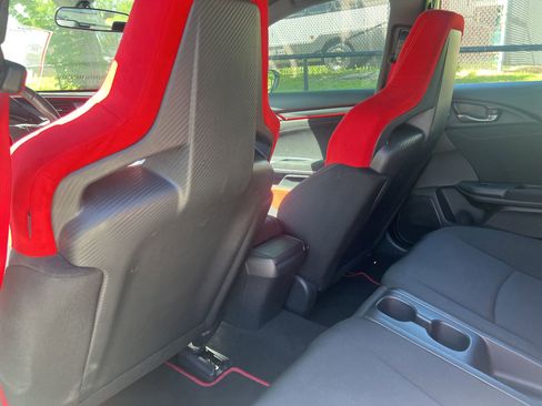 Used 2018 Honda Civic Type R image 14