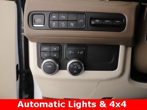 Used 2022 GMC Yukon XL Denali image 21