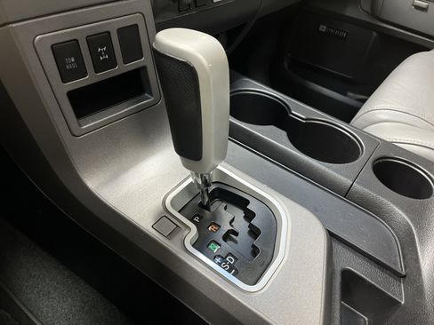 Used 2015 Toyota Sequoia Limited image 28