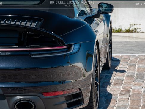 Used 2021 Porsche 911 Carrera 4S w/ Sport Package image 51