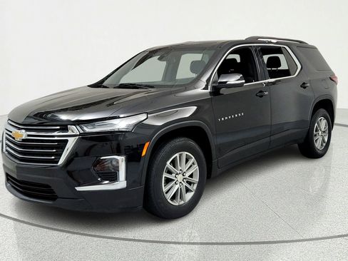 Used 2023 Chevrolet Traverse LT FWD image 1