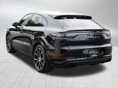 Used 2020 Porsche Cayenne Turbo S image 5