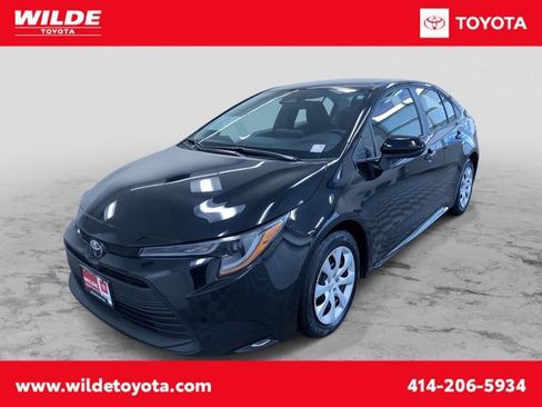 Used 2025 Toyota Corolla LE image 1