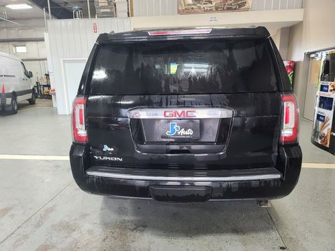 Used 2018 GMC Yukon Denali w/ Denali Ultimate Black Edition AWD/4WD image 6