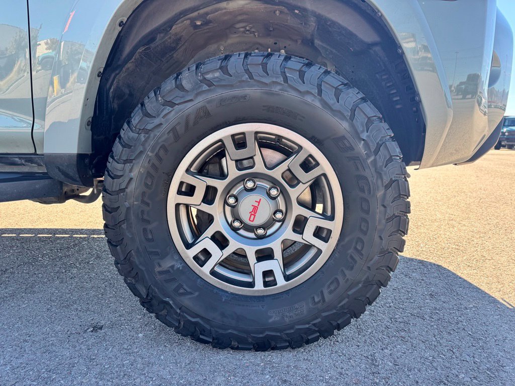 Used 2023 Toyota 4Runner TRD Off-Road Premium w/ Off Road Premium Plus Package AWD/4WD image 29