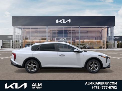 New 2026 Kia K4 LXS image 7