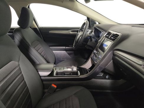 Used 2020 Ford Fusion SE FWD image 21