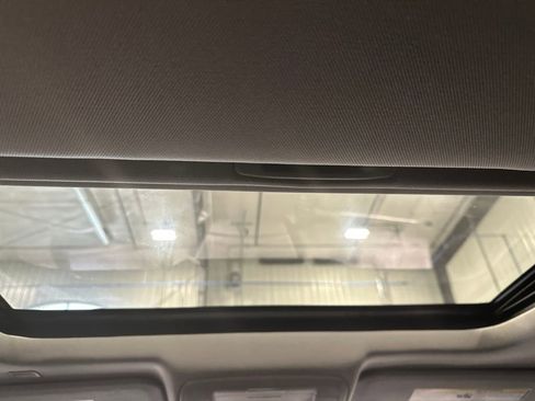 Used 2018 Chevrolet Suburban LT image 28