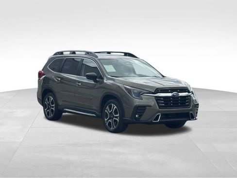 Used 2025 Subaru Ascent Touring AWD/4WD image 9