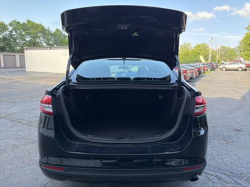 Used 2017 Ford Fusion SE w/ Equipment Group 201A FWD image 28