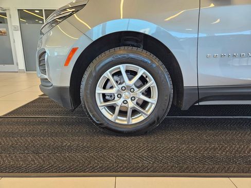 Used 2023 Chevrolet Equinox LT w/ Driver Convenience Package AWD/4WD image 11