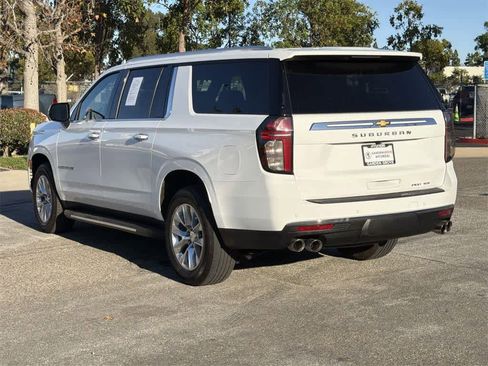 Used 2023 Chevrolet Suburban Premier image 6