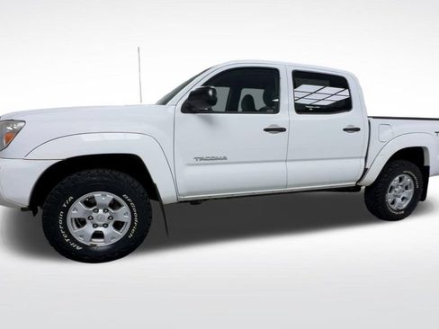 Used 2015 Toyota Tacoma 4x4 Double Cab w/ TRD Off-Road Package image 4