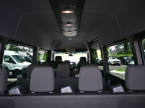 Used 2025 Mercedes-Benz Sprinter 2500 image 27