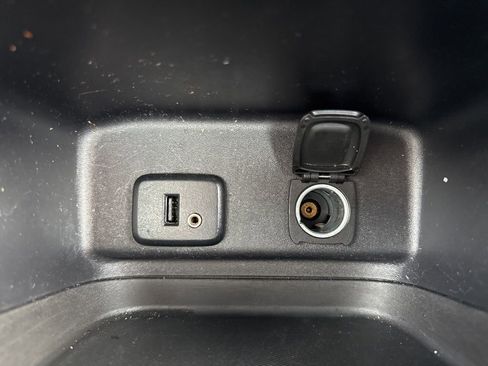 Used 2018 Chevrolet Equinox LT image 22