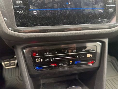 Used 2023 Volkswagen Tiguan SE R-Line image 56