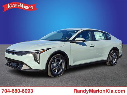 New 2025 Kia K4 LXS
