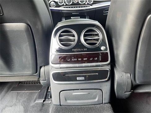 Used 2017 Mercedes-Benz Maybach S 550 4MATIC image 34