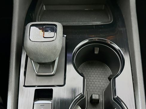 Used 2023 Nissan Rogue SV AWD/4WD image 24