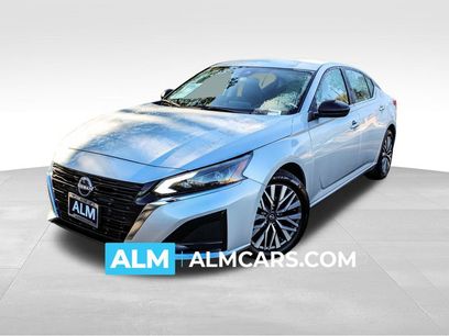 Used 2024 Nissan Altima 2.5 SV