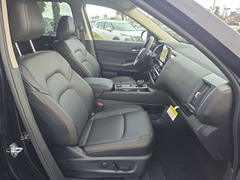 New 2025 Nissan Pathfinder SL image 28