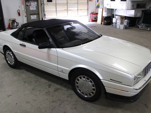 Used 1993 Cadillac Allante FWD image 18