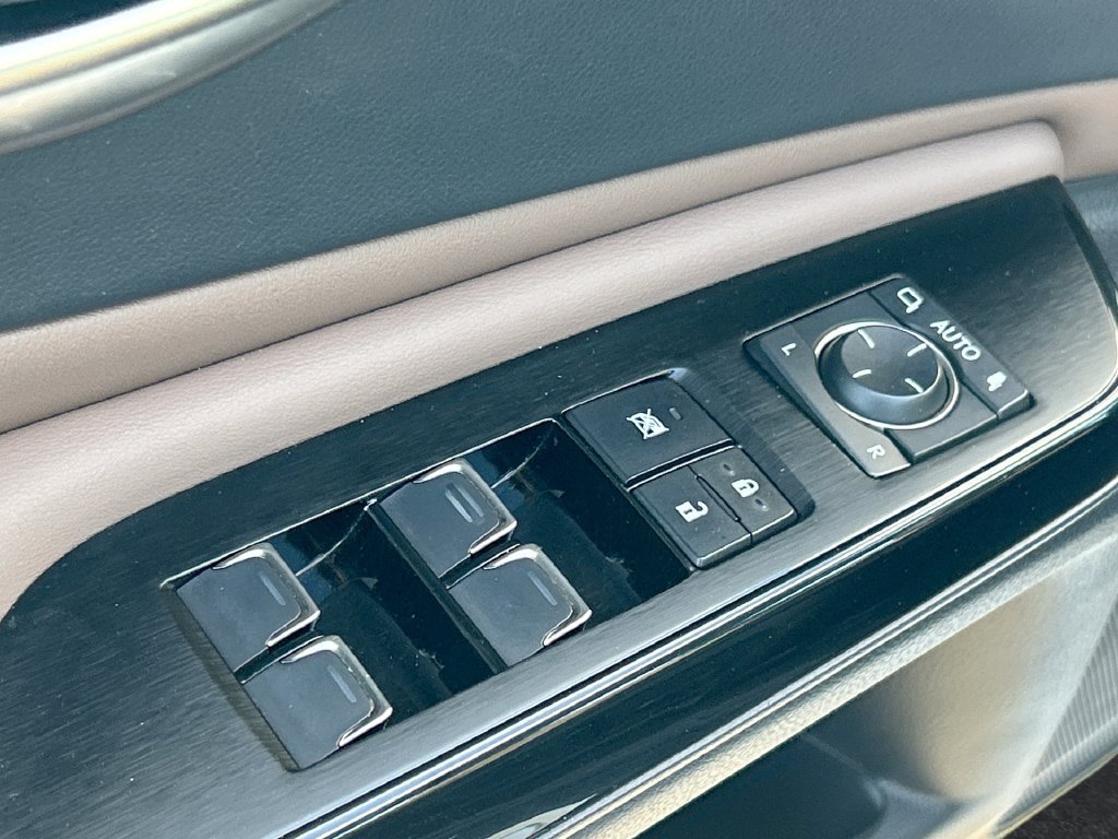 Used 2022 Lexus ES 300h w/ Premium Package FWD image 35