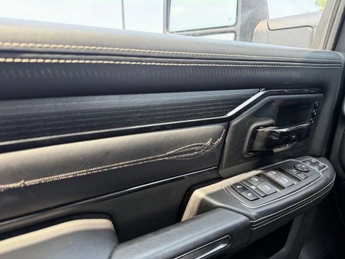 Used 2024 RAM 3500 Limited AWD/4WD image 12