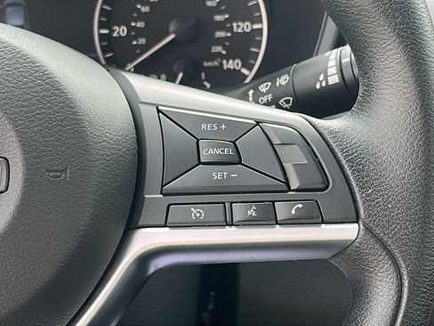 Used 2023 Nissan Altima 2.5 SV image 18