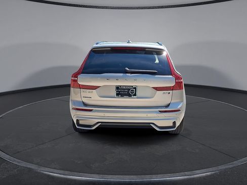 Certified 2024 Volvo XC60 B5 Ultimate w/ Protection Package Premier AWD/4WD image 29
