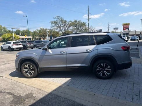 Used 2024 Volkswagen Atlas SE AWD/4WD image 8