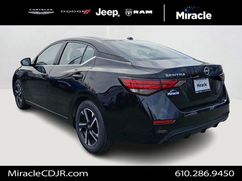 Used 2025 Nissan Sentra SV FWD image 4