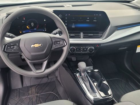 New 2026 Chevrolet Trax LT FWD image 24